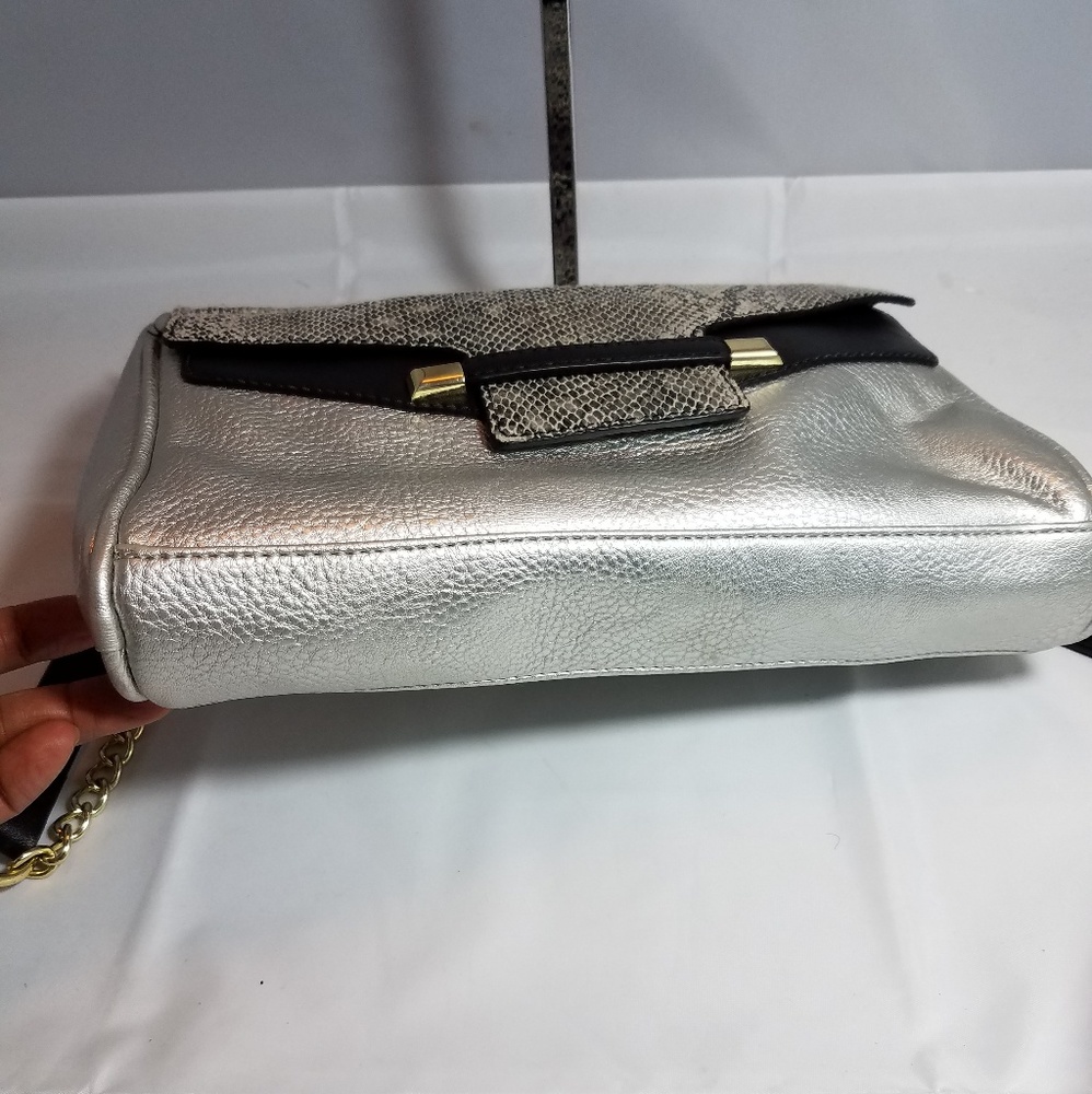 Pre-Loved Snake print Crossbody - Picture 3 of 7